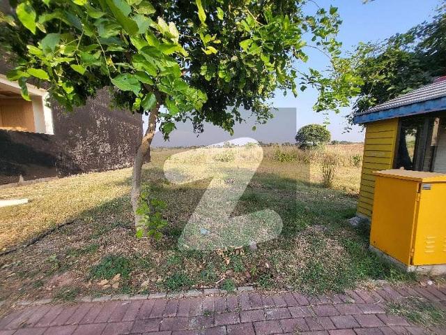 5 marla plot for sale