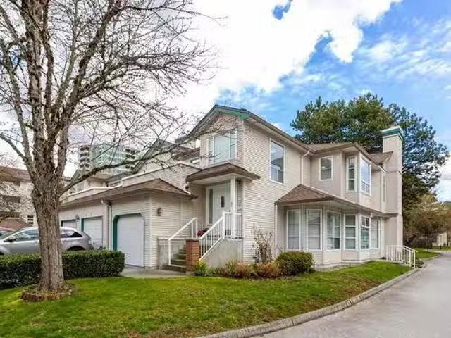 Street, Surrey, BC, V3R 0M8 townhouse for sale Listing ID.