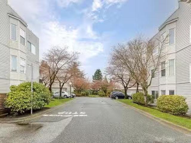 Street, Surrey, BC, V3R 0V6 Single Family Property For Sale.