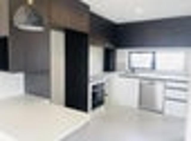 Stress Free Living Home With Income Urgent Sale