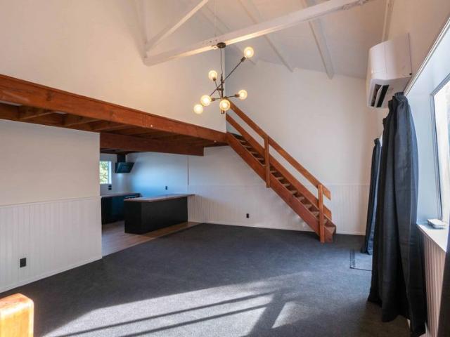 Student Flat 2027