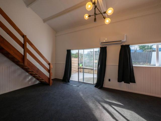 Student Flat 2027