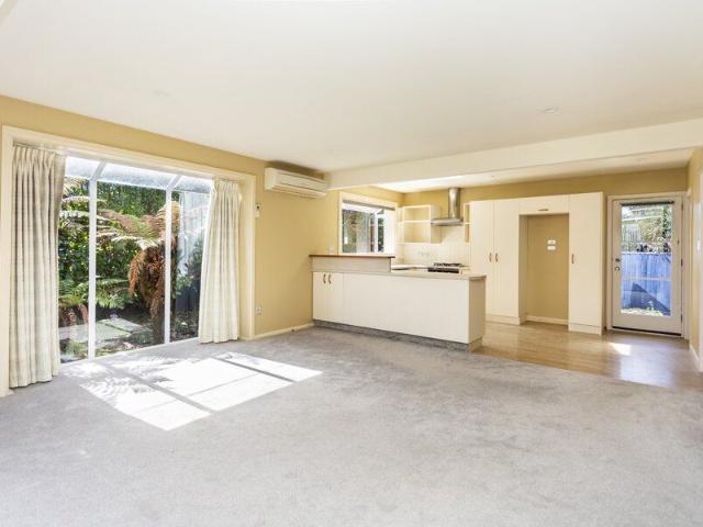 Student Property – close to UC – 6 Bedrooms and 2 bathrooms