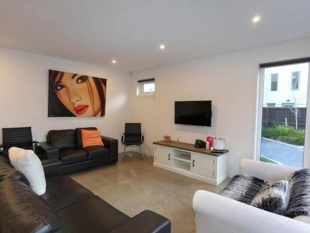 STUDENT PROPERTY – INCLUDES POWER ALL YEAR ROUND – 5 Bedrooms 5 Bathrooms Matipo St