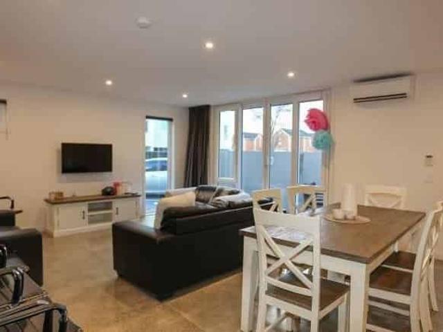 STUDENT PROPERTY INCLUDES POWER ALL YEAR ROUND 5 Bedrooms 5 Bathrooms Matipo St