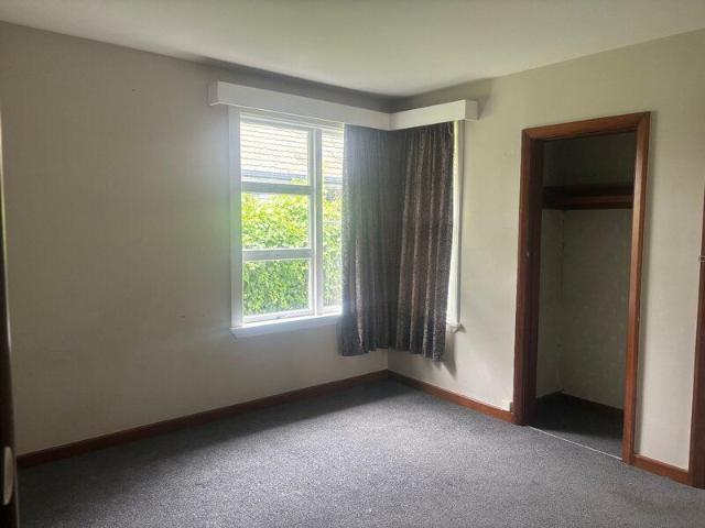 STUDENT PROPERTY – Popular Hanrahan st – 6 Bedrooms and 2 Bathrooms