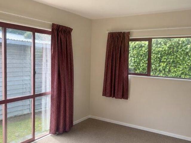 STUDENT PROPERTY – 6 Bedrooms 3 Bathrooms – Middleton Rd