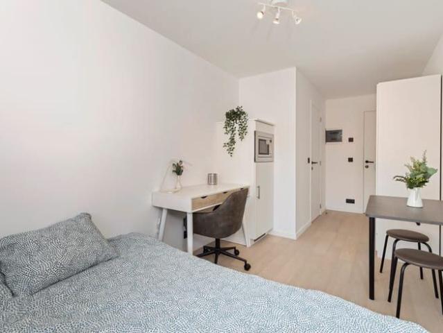 Student rooms and studios with private bathroom