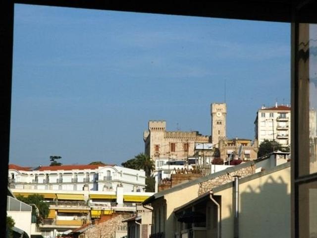 Student! 2 rooms in Nice center near beach!