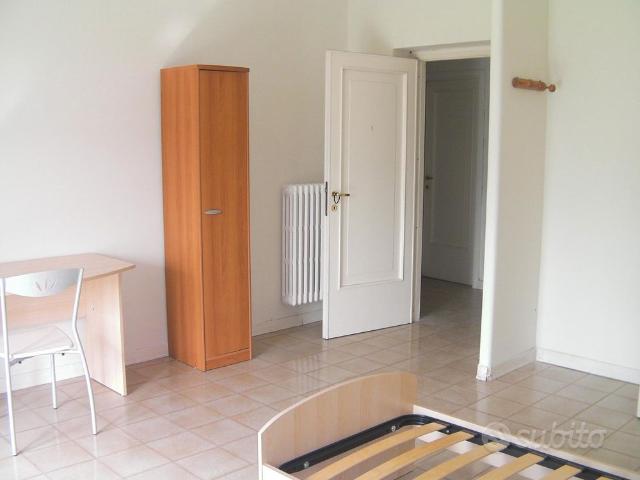 Studente per completare appartamento