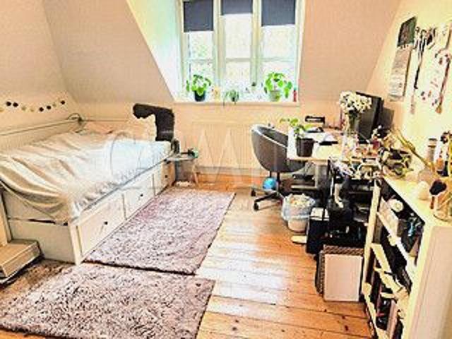 Studenten aufgepasst ! Lüneburg Rotes Feld 3 Zi. Altbauwohnung im Dachgeschoss