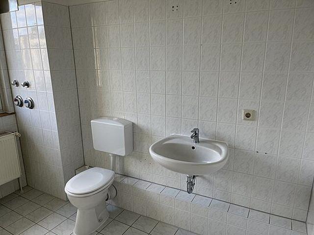 Studenten Pendler aufgepasst! Ruhige Hinterhofwohnung im Bahnhofsviertel