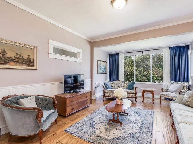 Students!* Downtown Short Term and Furnished!