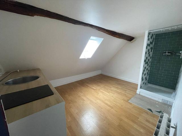 Studette, 5m², Faubourg St Denis