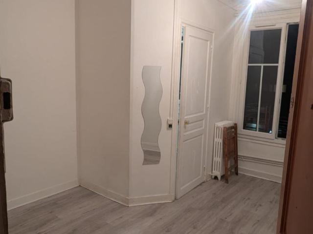 Studette à Malakoff