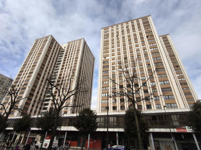 Studette avec salle d'eau et WC Tour Occident, 25ème étage