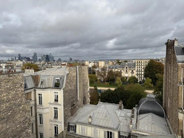 Studette de standing – Avenue Foch – Étage élevé avec ascenseur