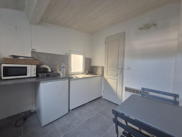 STUDETTE MEUBLEE TOULON