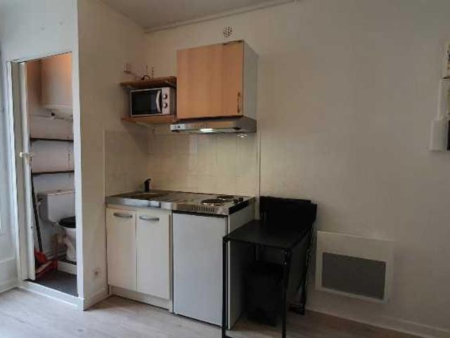 Studette Paris 10