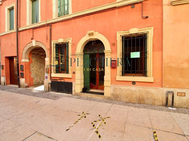 Studio/Ufficio in affitto a Valeggio sul Mincio, Generica