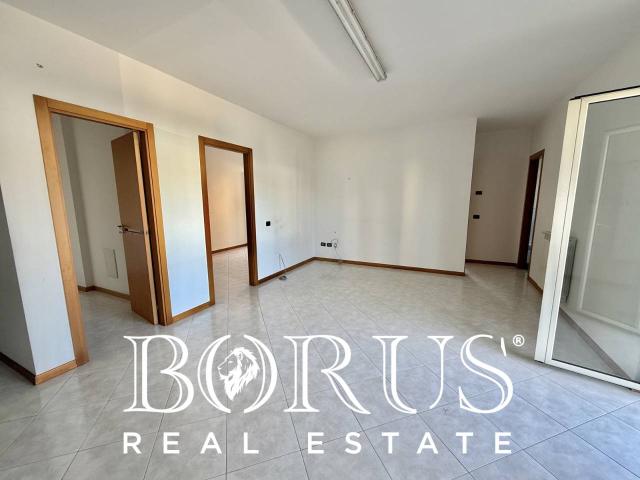 Studio/Ufficio in affitto a Aversa