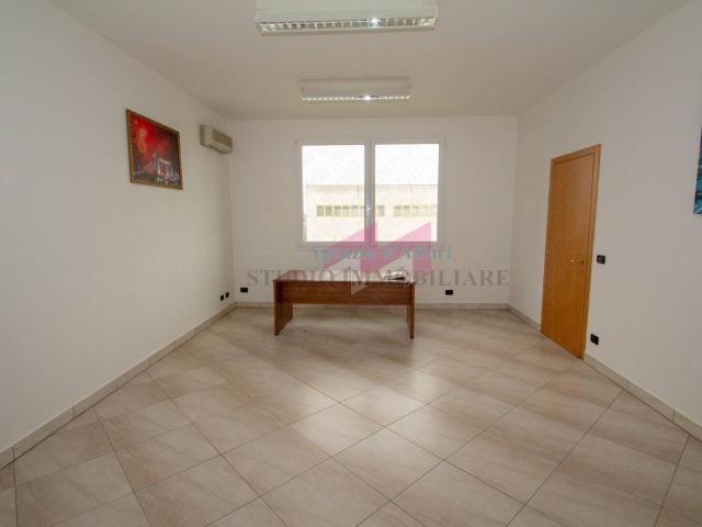 Studio/Ufficio in affitto a Castelnovo Bariano