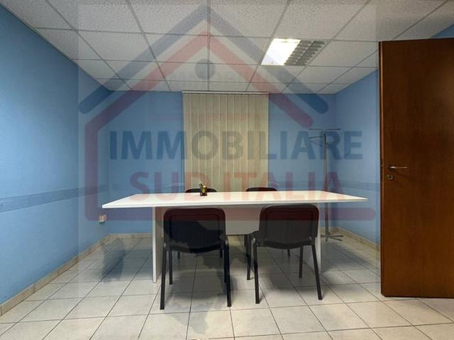 Studio/Ufficio in affitto a Giugliano in Campania, Varcaturo