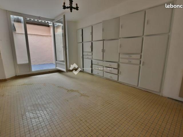 Studio 3 pièces 106 m²