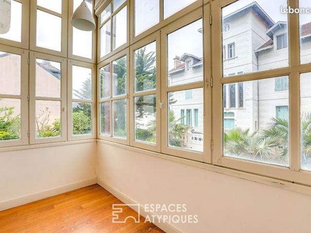 Studio 3 pièces 100 m²