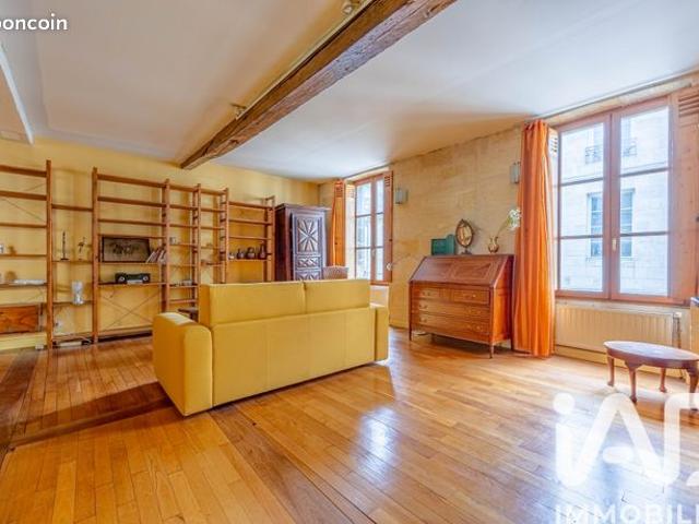Studio 3 pièces 101 m²