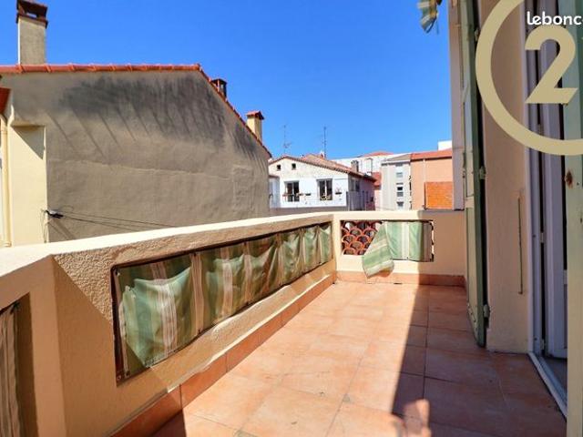 Studio 3 pièces 130 m²