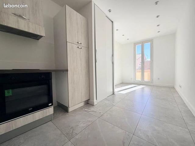 Studio 3 pièces 50 m²