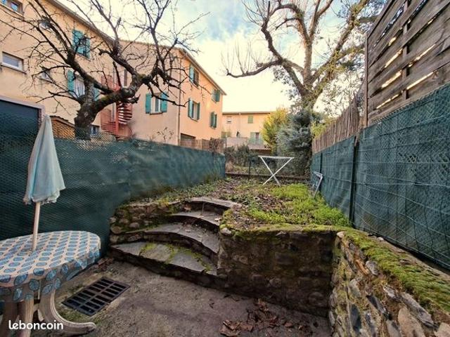 Studio 3 pièces 65 m²