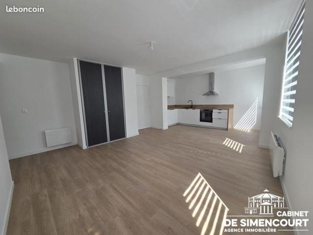 Studio 3 pièces 67 m²