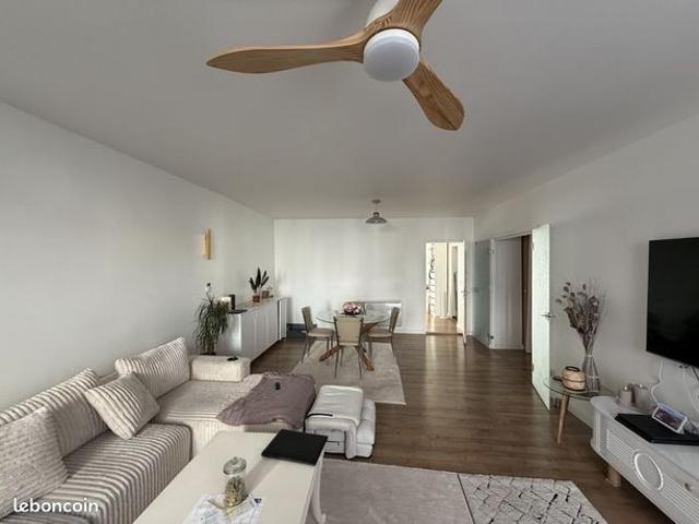 Studio 3 pièces 93 m²