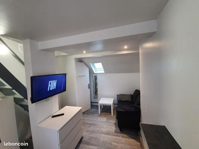 Studio 10 pièces 80 m²