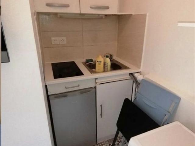 Studio / 11m² / Wagram Ligne 3
