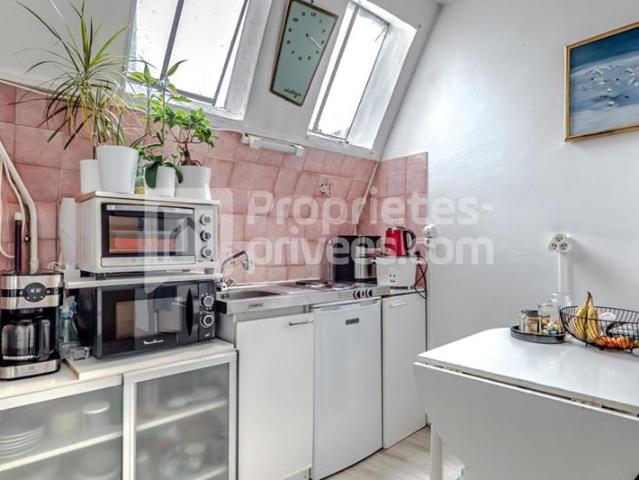 Studio 12 m² _ 7ème étage avec ascenseur _ Immeuble ancien avec gardien _ Paris