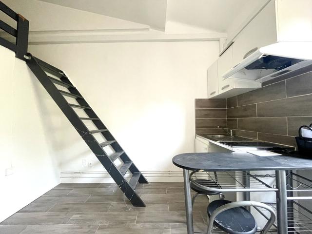 Studio 13.90m2 climatisé, avec mezzanine, VELAUX