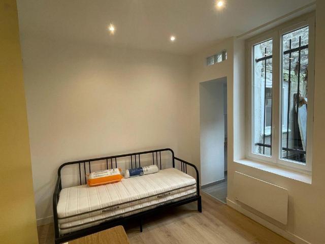 Studio 15 m² refait à neuf Goncourt Paris 10