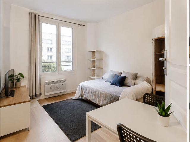 Studio / 15m² / Evry RER D