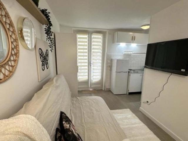 Studio / 15m² / Palaiseau RER B
