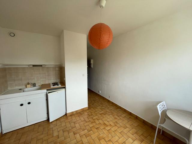 Studio 15m² Proche carré D'art