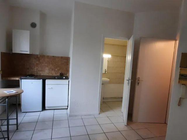 STUDIO 16m² meublé et refait à neuf bld FOCH