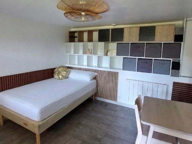 Studio / 16m² / Presles Courcelles Ligne H