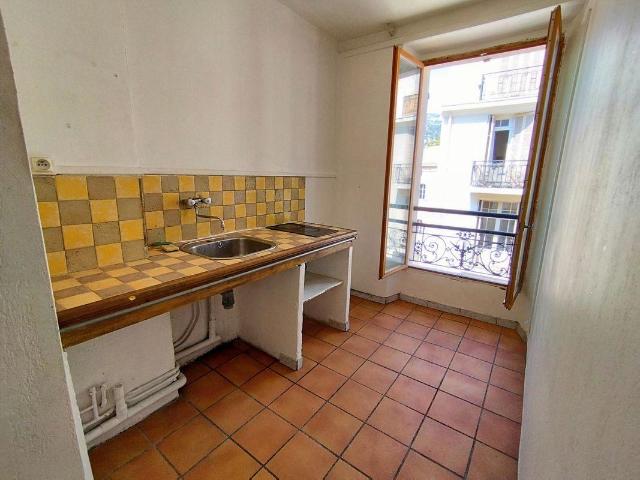 Studio 17 m² – Toulon centre – Bail nu
