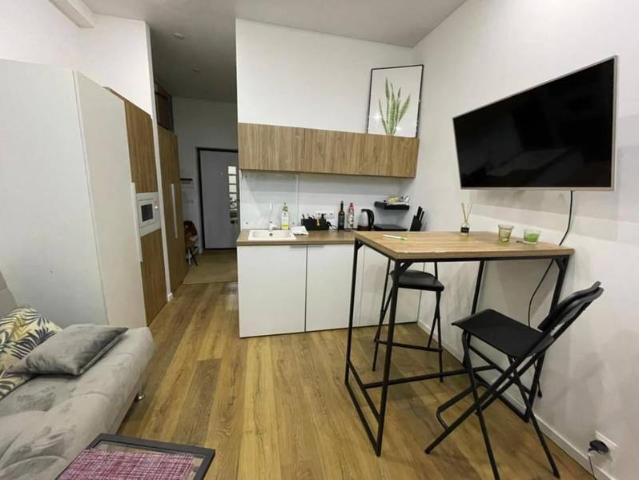 Studio 17 m² – Paris 18e – rue Ordener – 602 CC – cave + parking