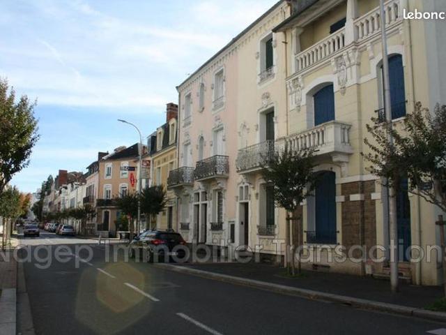 Studio 180 m² Vichy