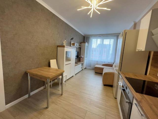 Studio 18 m² – Paris 17 – rue des Moines – 596 € CC
