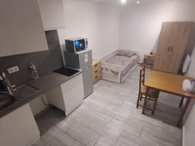 Studio / 18m² / Chilly Mazarin RER C